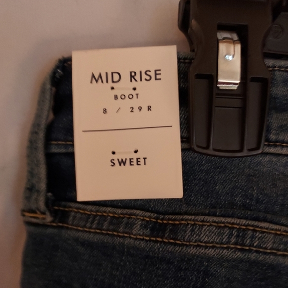 Women's Blue Jeans - Picture 8 of 8